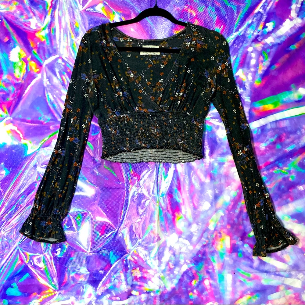 Long sleeve floral bohemian style cropped top